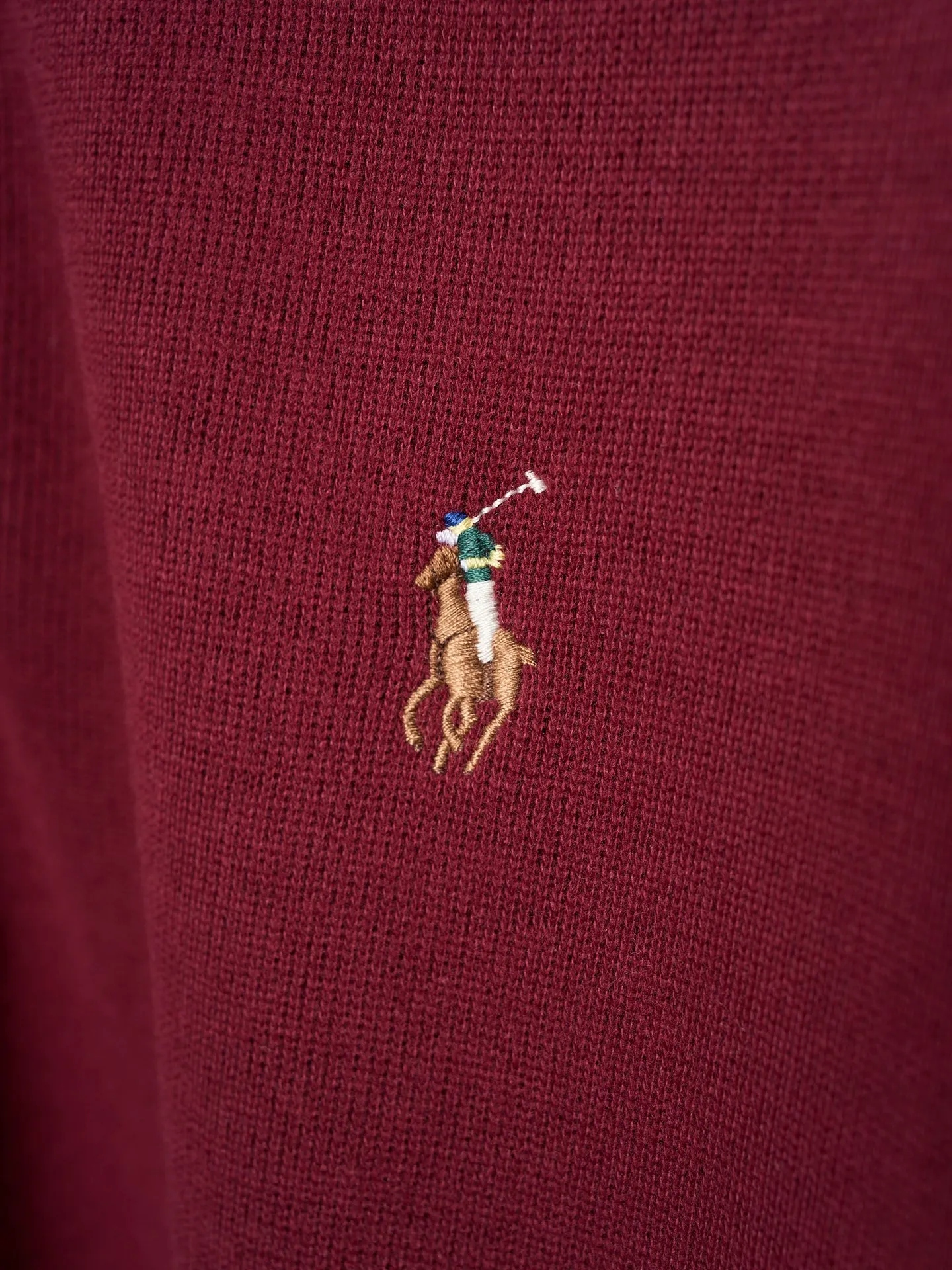 P350 Actual auction】Ralph Lauren/Ralph Lauren colorful pony logo embroidered zipper half turtleneck sweatshirt [Ready stock] S M L XL Customized Yayun essence cotton velvet material, soft and silky, comfortable and skin-friendly. It is based on low saturated brown and red and incorporates a hint of mystery of purple. The exquisite colorful pony logo jumps into burgundy and brings its own focus. It is fully recognizable. Simple and smooth lines outline the overall outline. The half-zip design is sublimated. The leather pull tab of the zipper head is aged, retaining slight rough edges, and hiding unintentional beauty. In the name of design, we create a new fashionable realm for sweatshirts. We use imported machine embroidery technology and use advanced computer control systems and precision mechanical components to realize pony logo embroidery operations. High precision. The lines are smooth and delicate. The fabrics have been washed and have a better hand feel. Not easy to deform, not easy to shrink, not easy to fade. Maintain long-term beauty and fit.